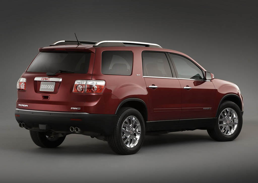 Comparison GMC Acadia Denali 2016 vs Chevrolet Traverse High